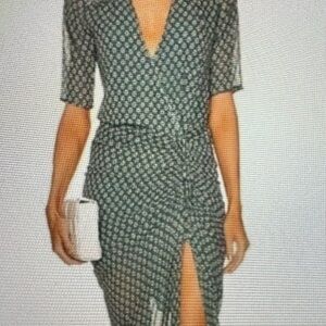 Beautiful never worn Veronica Beard 100% silk dress